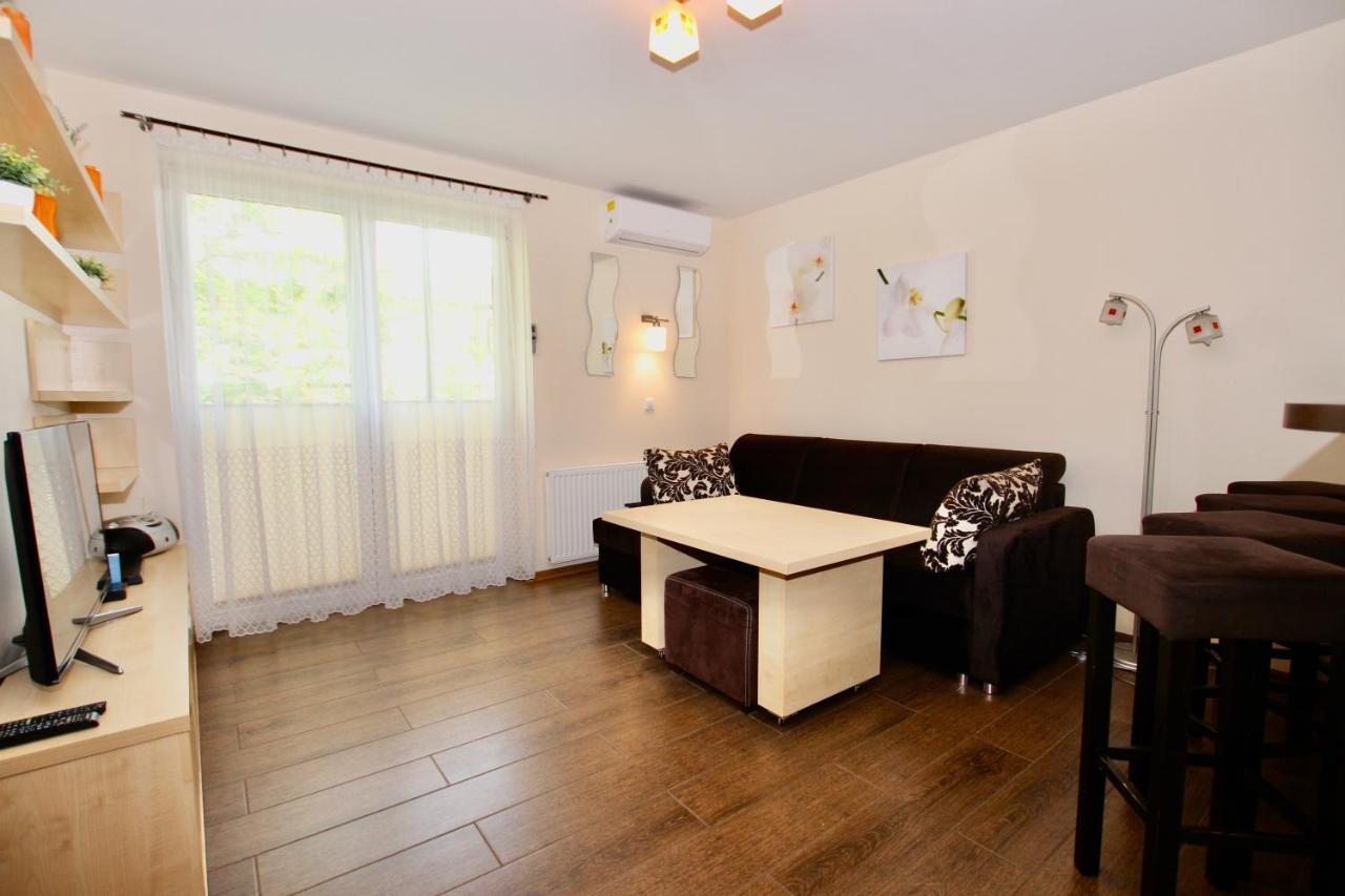 Apartamenty Bursztynowe Komnaty Darlowko Exteriör bild